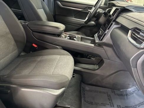 Used 2025 GMC Acadia Elevation image 33