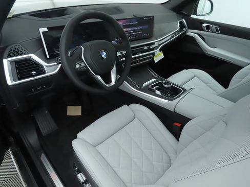 Used 2026 BMW X5 sDrive40i w/ Climate Comfort Package RWD image 10