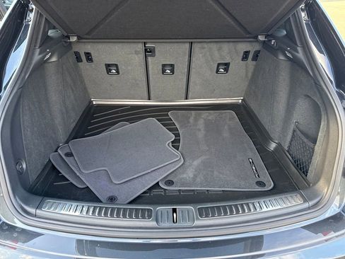 Used 2025 Porsche Macan image 23