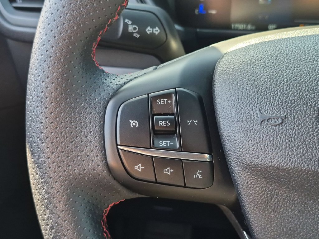 Used 2026 Ford Escape ST-Line AWD/4WD image 21