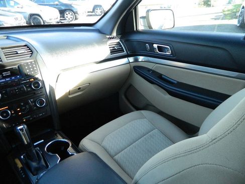 Used 2017 Ford Explorer 4WD image 18