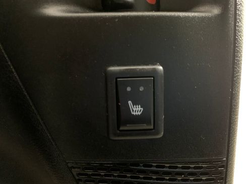 Used 2018 Chrysler Pacifica Touring-L Plus image 19