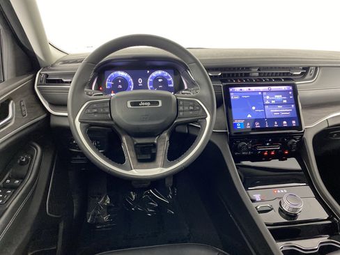 Used 2023 Jeep Grand Cherokee L Limited w/ Black Appearance Package AWD/4WD image 21