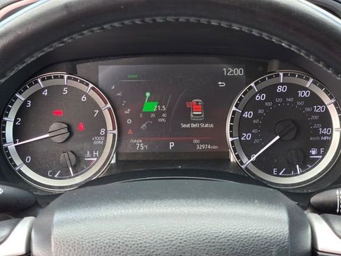 Used 2023 Toyota Highlander XLE FWD image 27