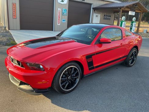 Used 2012 Ford Mustang Boss 302 w/ Boss 302 Accessory Pkg RWD image 4