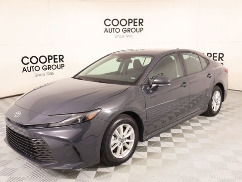 Used 2025 Toyota Camry LE FWD image 9