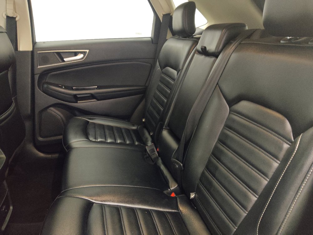 Used 2020 Ford Edge SEL FWD image 18