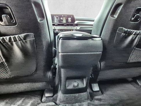 Used 2025 Kia Telluride S FWD image 18