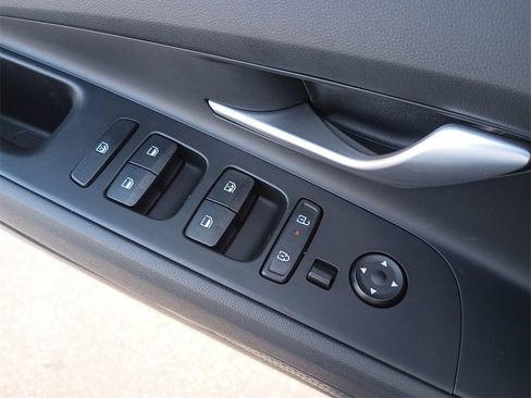 Certified 2024 Hyundai Elantra SEL w/ Convenience Package image 20