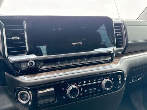 Used 2024 Chevrolet Silverado 2500 LT image 14