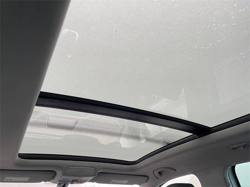 Used 2016 Volkswagen Tiguan SE image 19