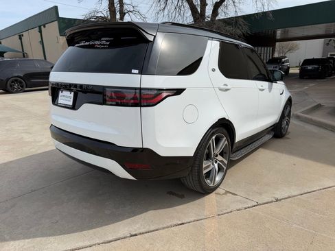 Certified 2024 Land Rover Discovery Dynamic SE image 5