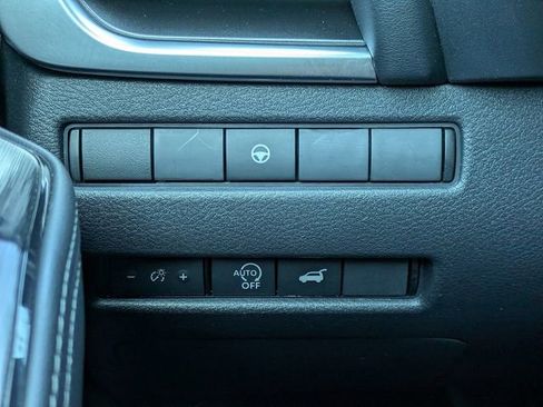 Used 2023 Nissan Rogue SV w/ SV Premium B Package image 27