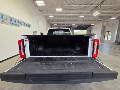 Used 2025 Ford F250 Platinum w/ Tremor Off-Road Package AWD/4WD image 9