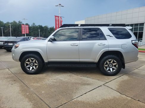 Used 2021 Toyota 4Runner TRD Off-Road Premium AWD/4WD image 2