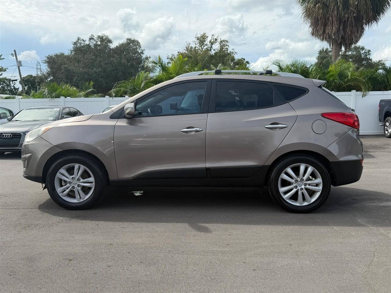 Used 2013 Hyundai Tucson Limited FWD image 14