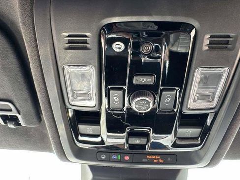 Used 2025 Cadillac Escalade ESV Sport Platinum AWD/4WD image 25