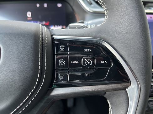 Used 2025 Jeep Grand Cherokee L Overland w/ Luxury Tech Group IV image 35