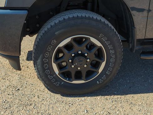 Used 2025 RAM 2500 Laramie AWD/4WD image 13