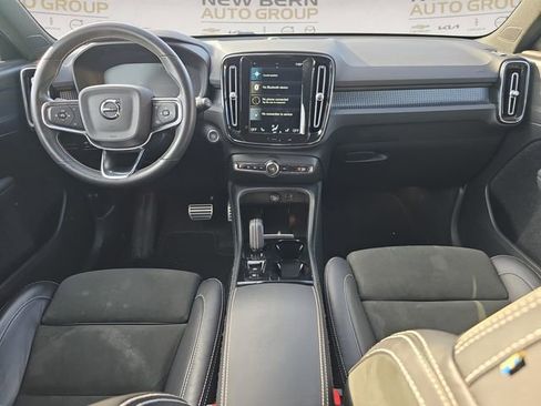 Used 2021 Volvo XC40 T5 R-Design w/ Advanced Package AWD/4WD image 10