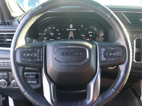 Used 2023 GMC Yukon XL Denali Ultimate image 17