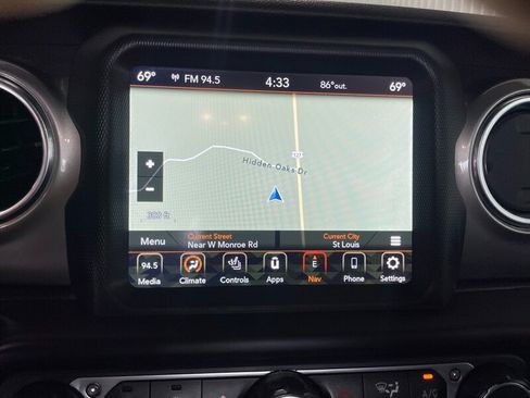 Used 2020 Jeep Gladiator Overland AWD/4WD image 16