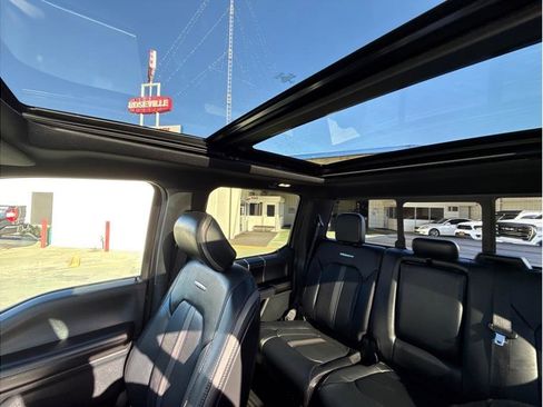 Used 2019 Ford F150 Platinum w/ Equipment Group 701A Luxury image 36