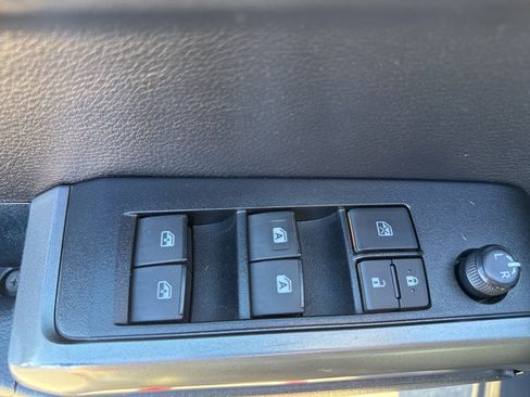 Used 2021 Toyota Tacoma TRD Sport image 10