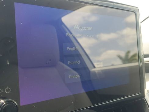 Used 2025 Toyota Corolla Cross L image 24