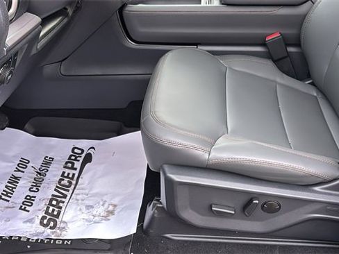 New 2025 Ford Expedition Active image 26