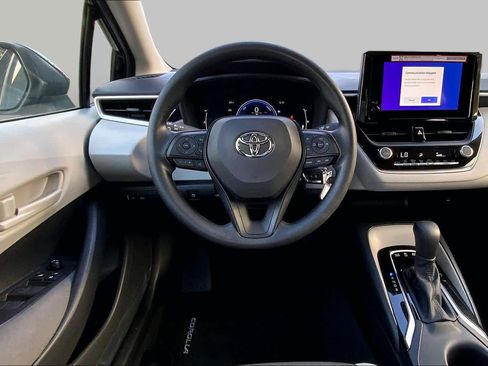 Used 2026 Toyota Corolla LE FWD image 6