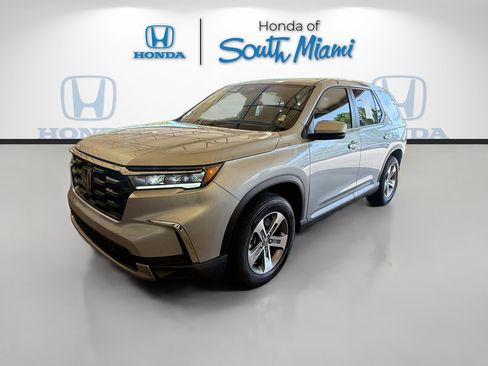 Certified 2025 Honda Pilot EX-L image 3