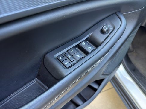 Used 2024 Jeep Grand Cherokee Altitude AWD/4WD image 9