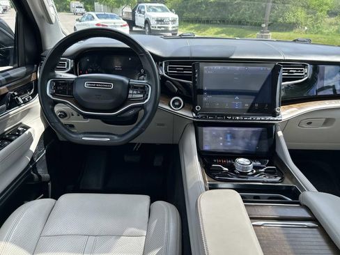Used 2023 Jeep Grand Wagoneer 4WD image 19
