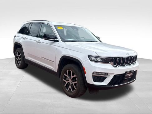 Used 2025 Jeep Grand Cherokee Limited w/ Trailer Tow Package AWD/4WD image 1