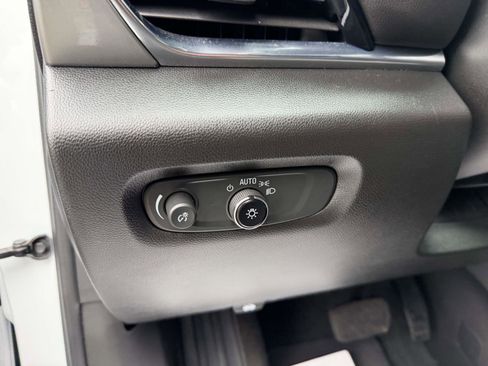 Certified 2023 Chevrolet Traverse LT image 20