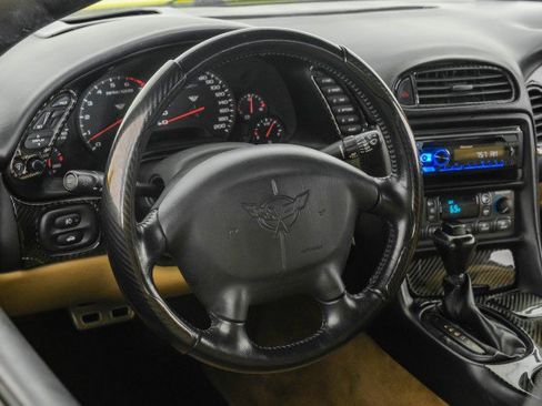 Used 2004 Chevrolet Corvette AUTOMATIC LEATHER SEATS BOSE S w/ Preferred Equipment Group image 13