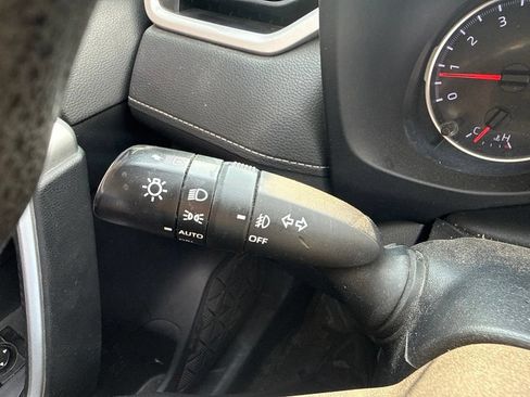 Used 2021 Toyota RAV4 XLE AWD/4WD image 18