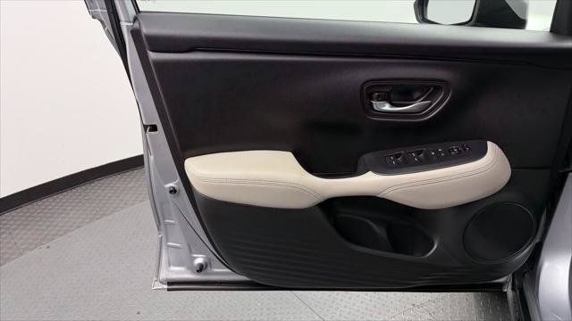 Used 2023 Honda HR-V LX image 12