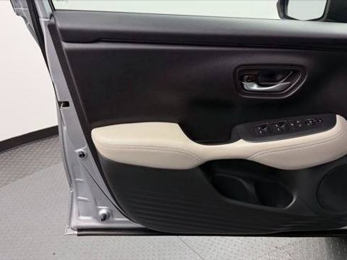 Used 2023 Honda HR-V LX image 12