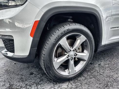 Used 2022 Jeep Grand Cherokee L Limited AWD/4WD image 8