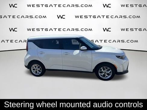 Used 2023 Kia Soul LX w/ LX Technology Package image 5