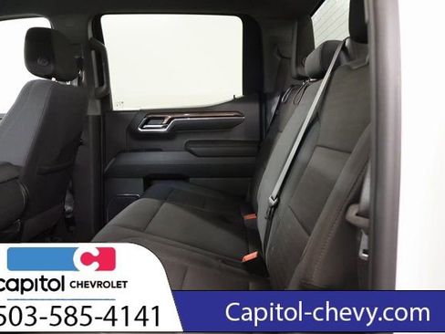 Used 2025 Chevrolet Silverado 1500 LT image 31