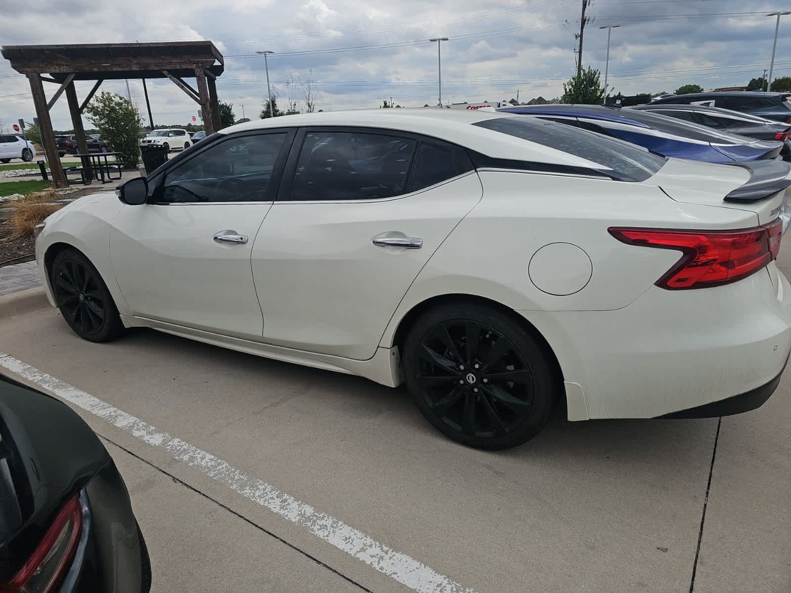 Used 2017 Nissan Maxima SR w/ Midnight Edition FWD image 2
