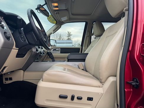 Used 2016 Ford Expedition EL XLT w/ Equipment Group 202A image 21