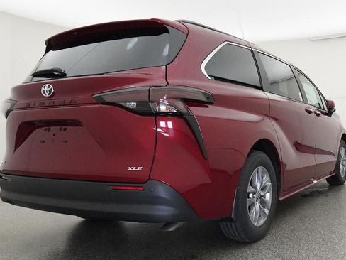 New 2026 Toyota Sienna XLE FWD image 24