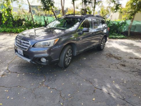 Used 2015 Subaru Outback 2.5i Limited AWD/4WD image 1