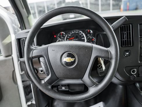 Used 2018 Chevrolet Express 3500 w/ Driver Convenience Package RWD image 32