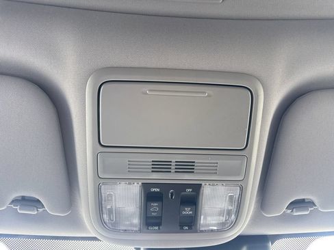 Used 2018 Honda Odyssey EX-L image 27