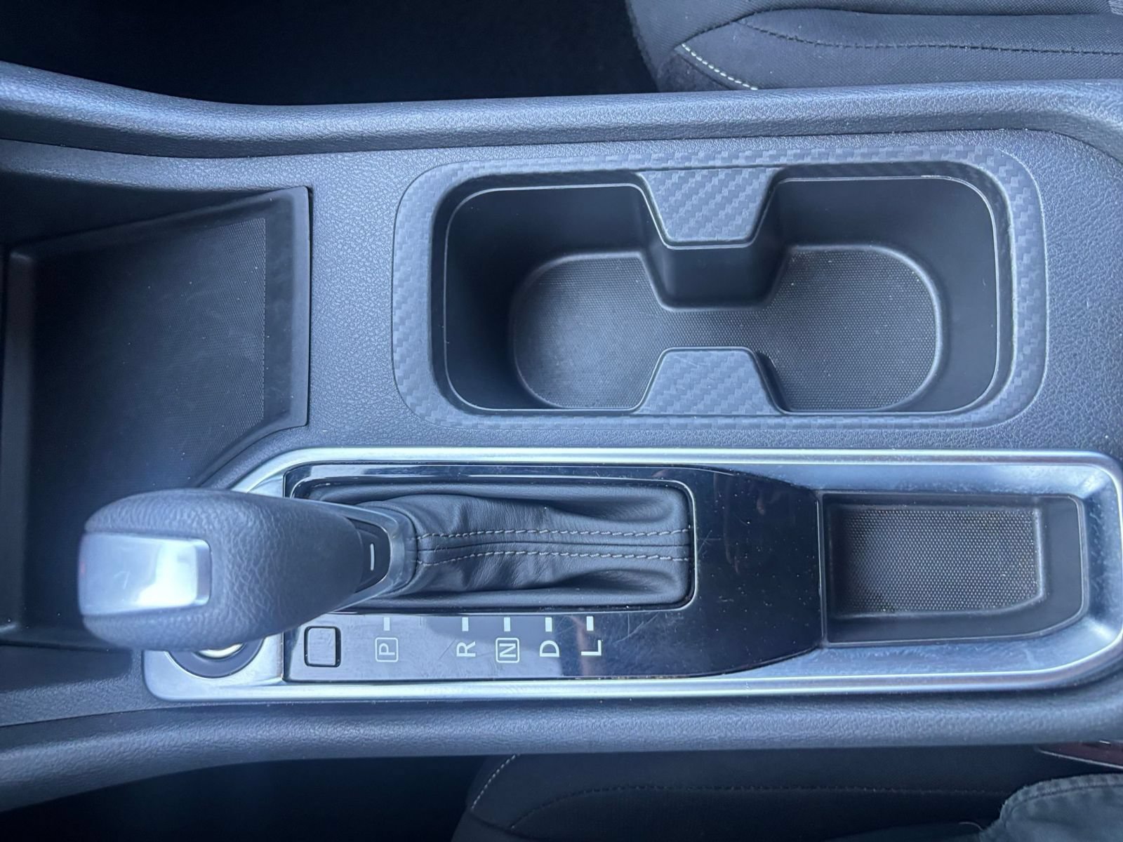 Used 2025 Nissan Sentra SV FWD image 39
